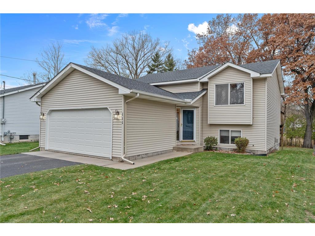 111 Mcgregor Avenue N Mahtomedi MN 55115 6820018 image1