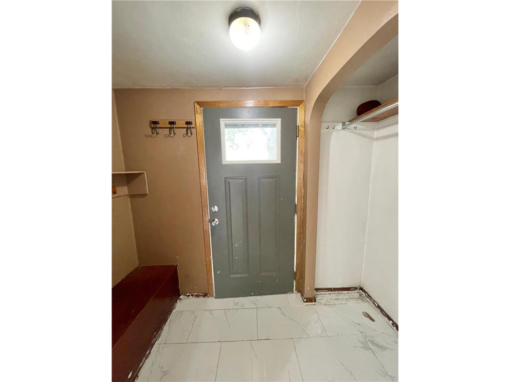 111 N Park Avenue Springfield MN 56087 6728794 image4