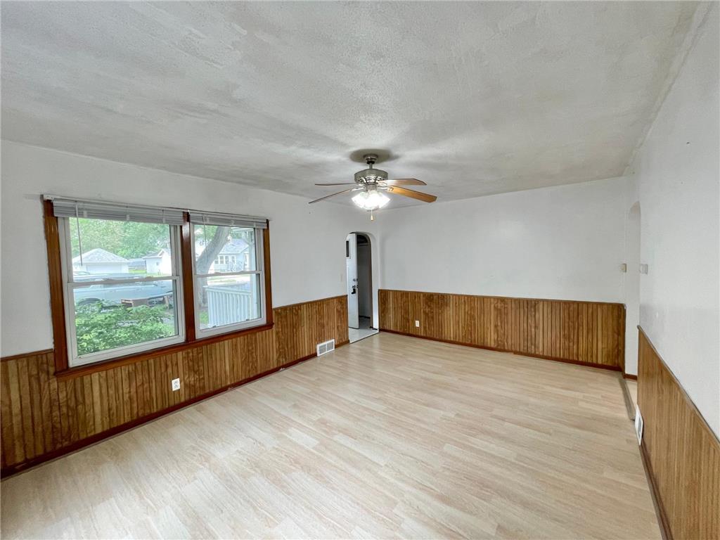 111 N Park Avenue Springfield MN 56087 6728794 image7