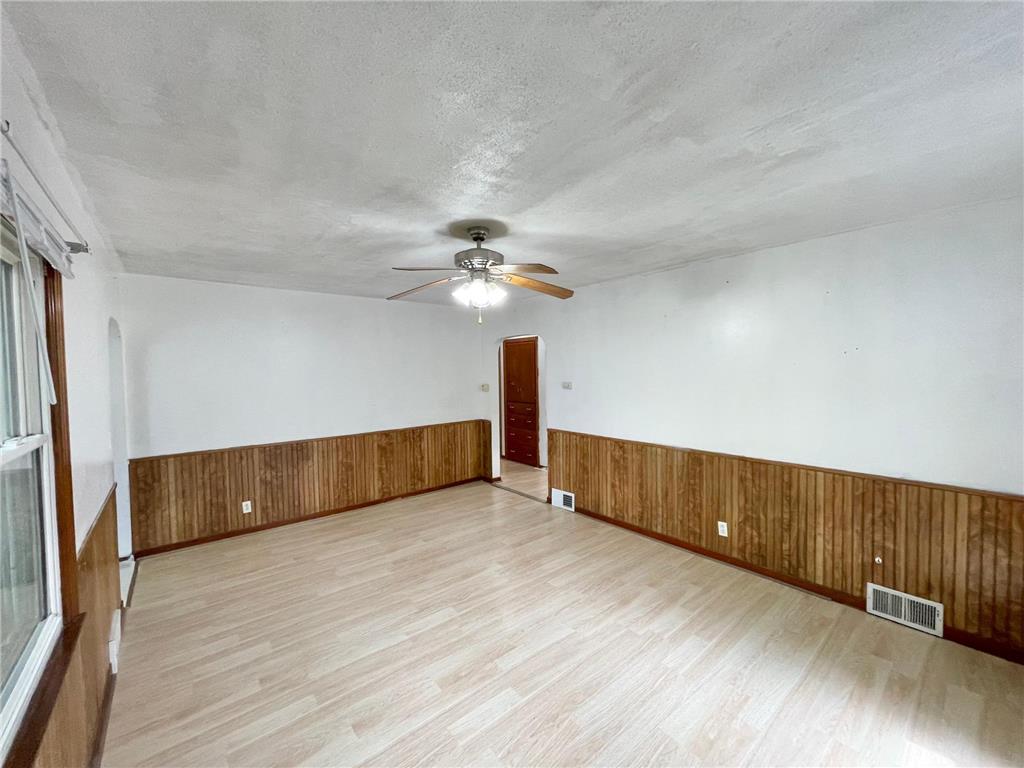 111 N Park Avenue Springfield MN 56087 6728794 image8