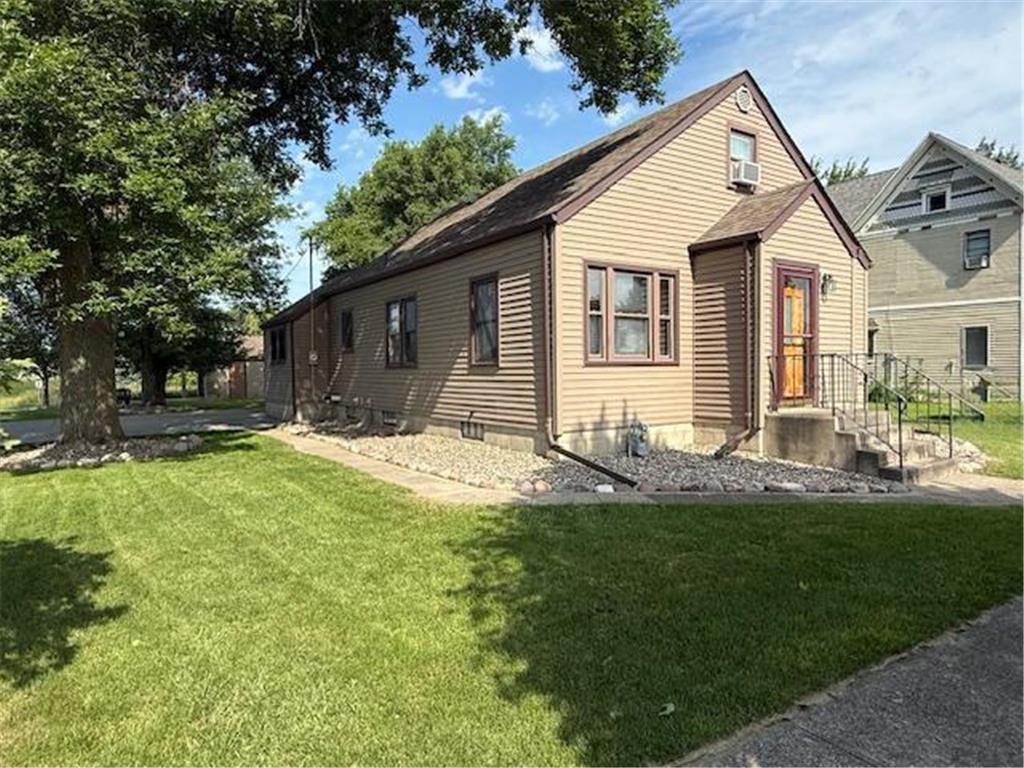 111 S Lake Street Belview MN 56214 6755310 image1