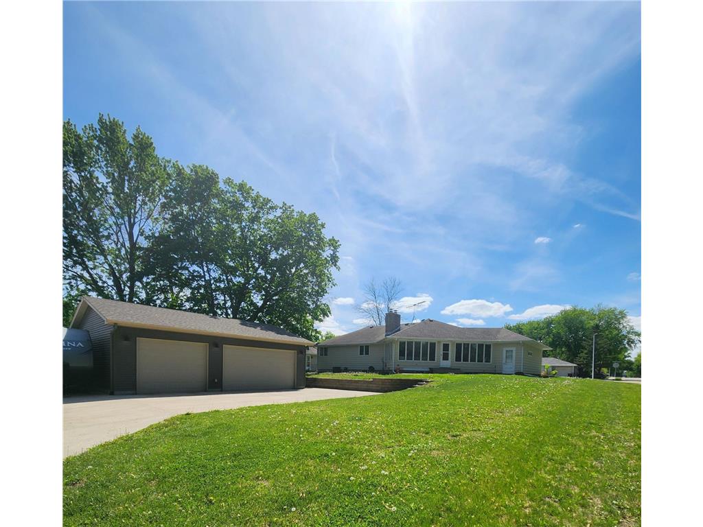111 Sunrise Avenue N New Prague MN 56071 7074736 image1
