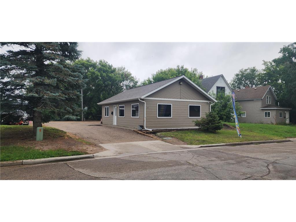 111 Union Street W Detroit Lakes MN 56501 7063987 image1