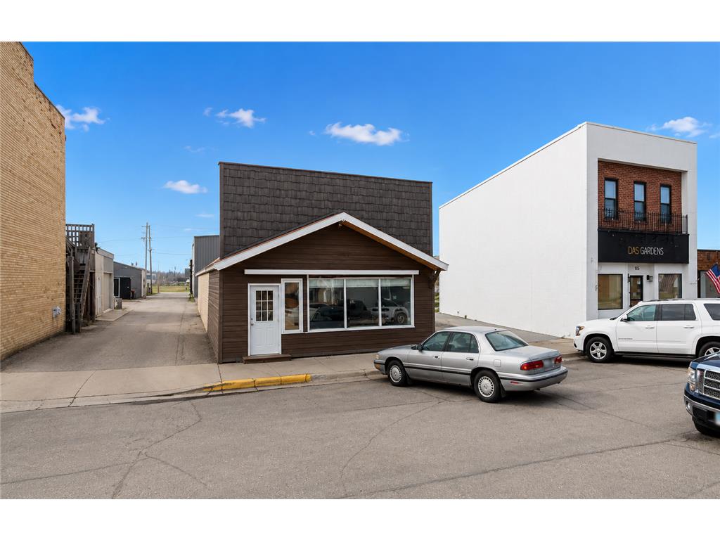 111 WABASHA Avenue NE Warroad MN 56763 7079455 image3