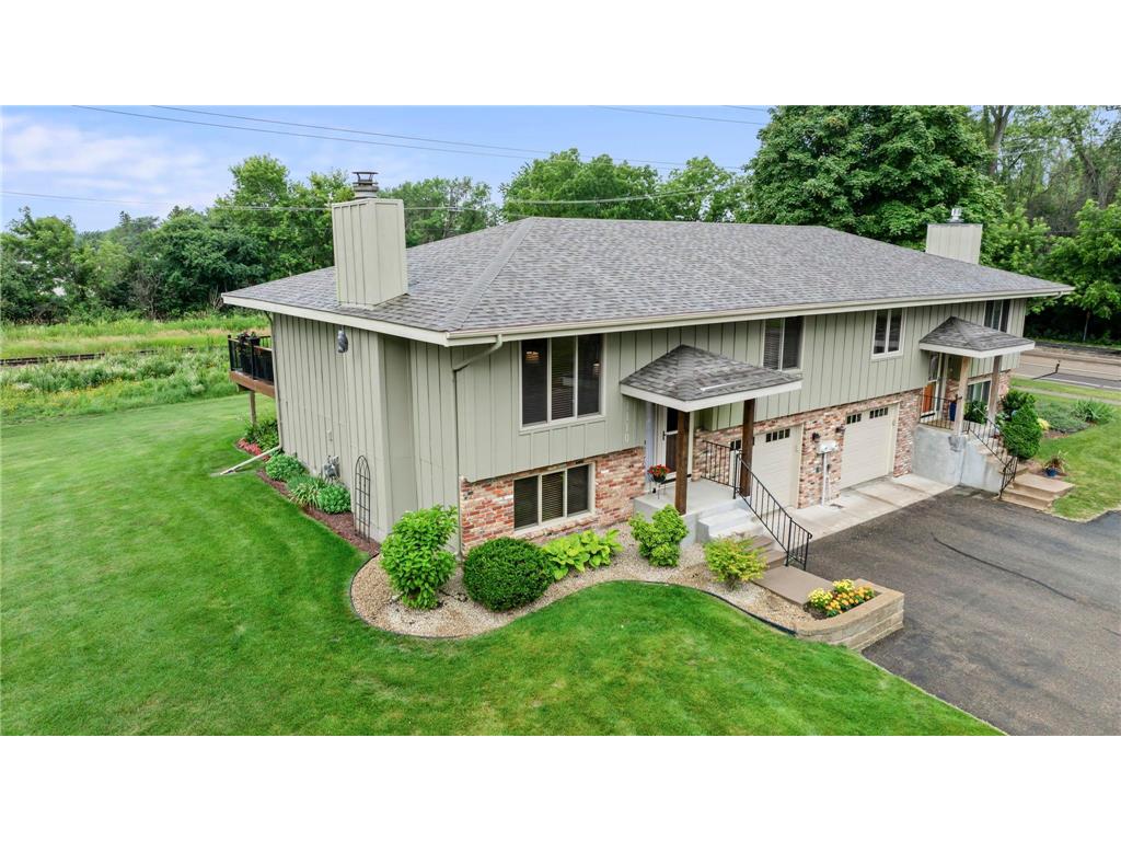 1110 Boone Avenue N Golden Valley MN 55427 6750499 image1