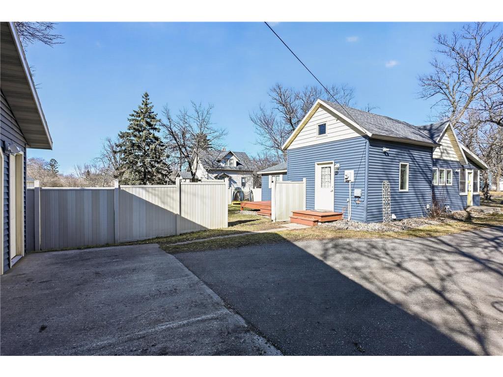 1110 Bryant Street Alexandria MN 56308 7053300 image12