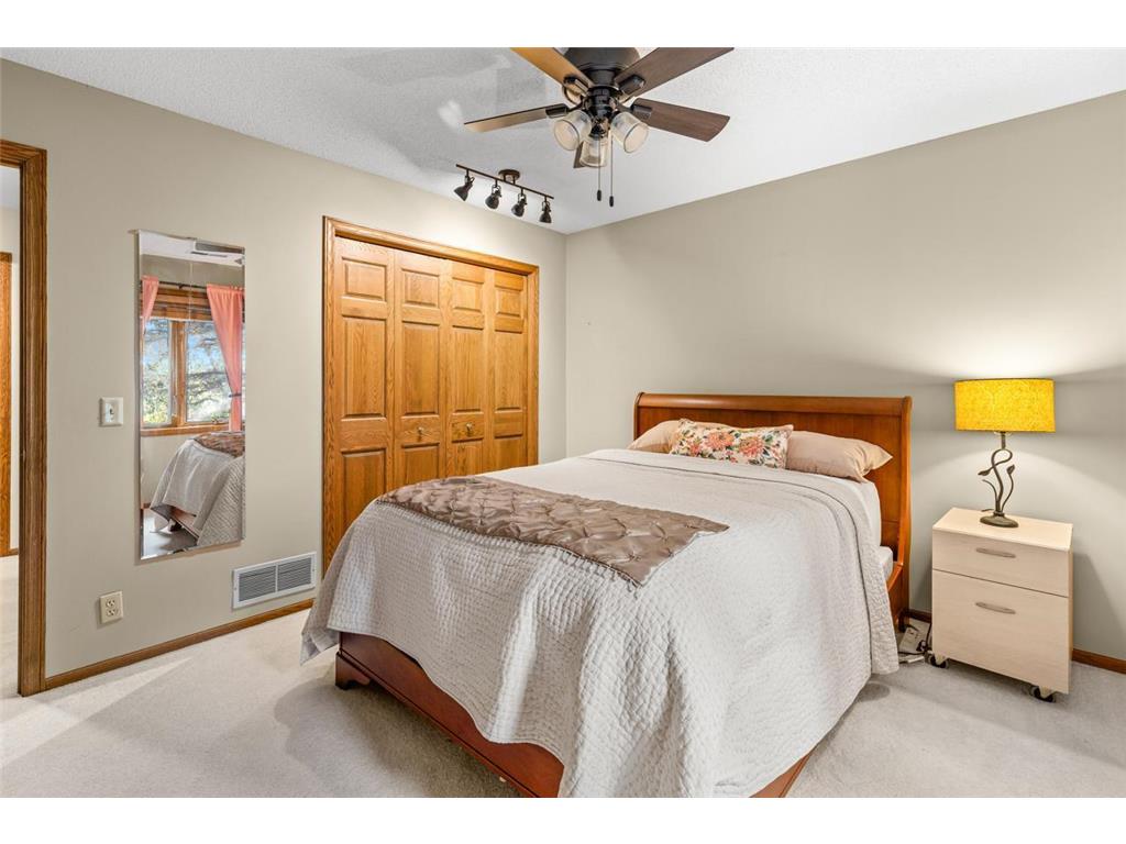 1110 Hollybrook Drive Wayzata MN 55391 6809982 image28