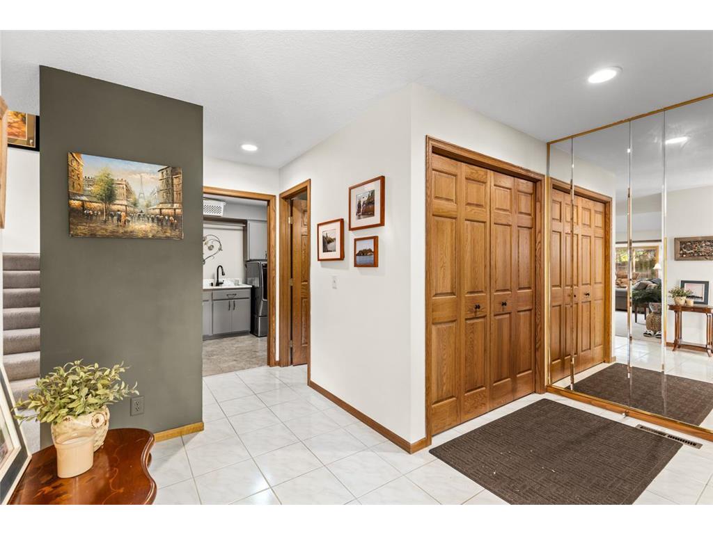 1110 Hollybrook Drive Wayzata MN 55391 6809982 image9