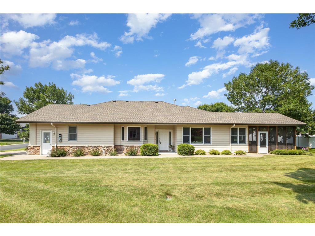 1110 Village Street SE New Prague MN 56071 6761547 image1