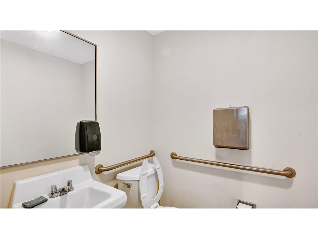 1110 W Center Street Chetek WI 54728 6797929 image19