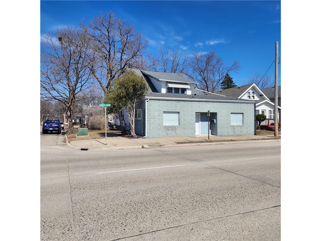 1110 W Oakland Avenue Austin MN 55912 7042144 image3