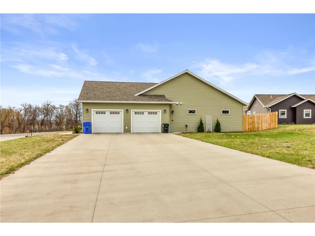 1111 Bay Ridge Drive Detroit Lakes MN 56501 7067391 image2