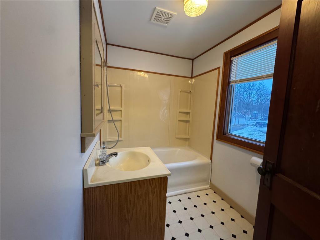 1111 Broadway Street Alexandria MN 56308 7008688 image14
