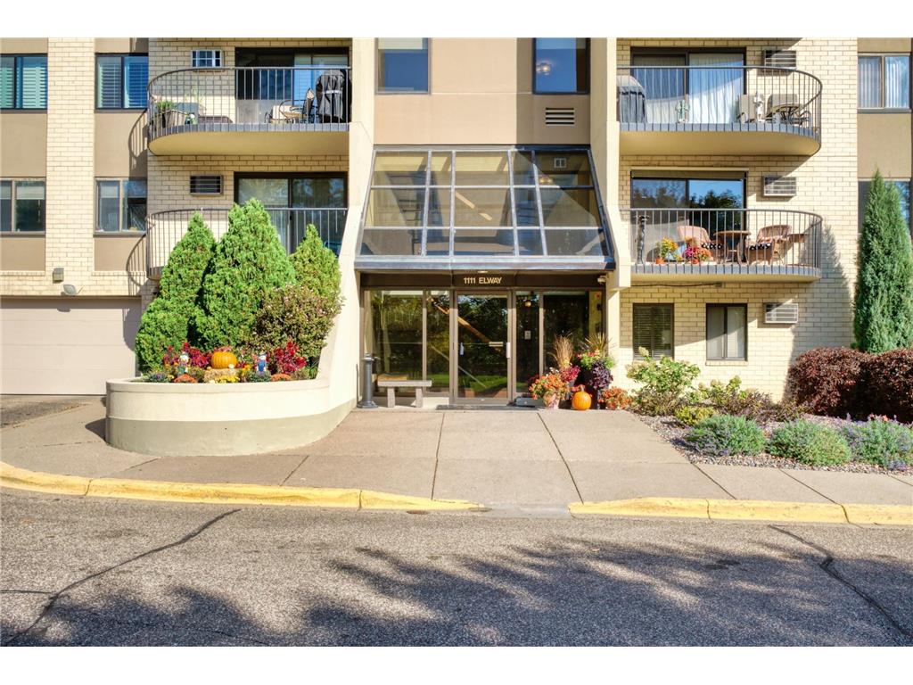 1111 Elway Street 304, Saint Paul, MN, 55116 MLS 6271381 Edina Realty