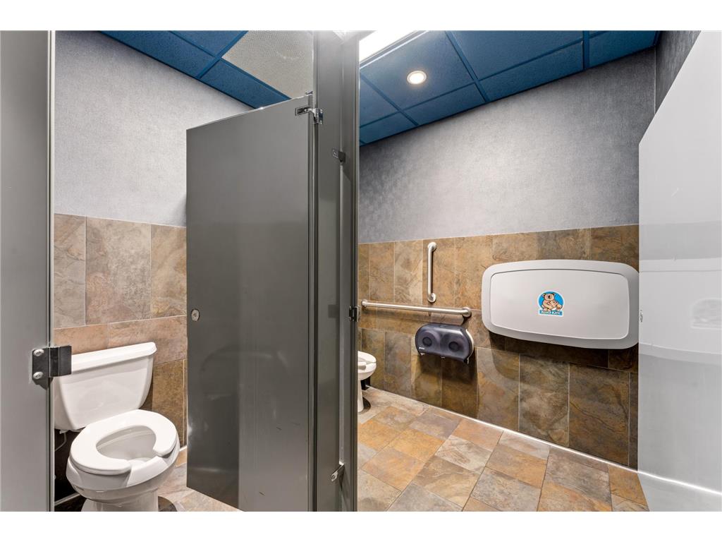 1111 Hennepin Avenue Minneapolis MN 55403 7092876 image17