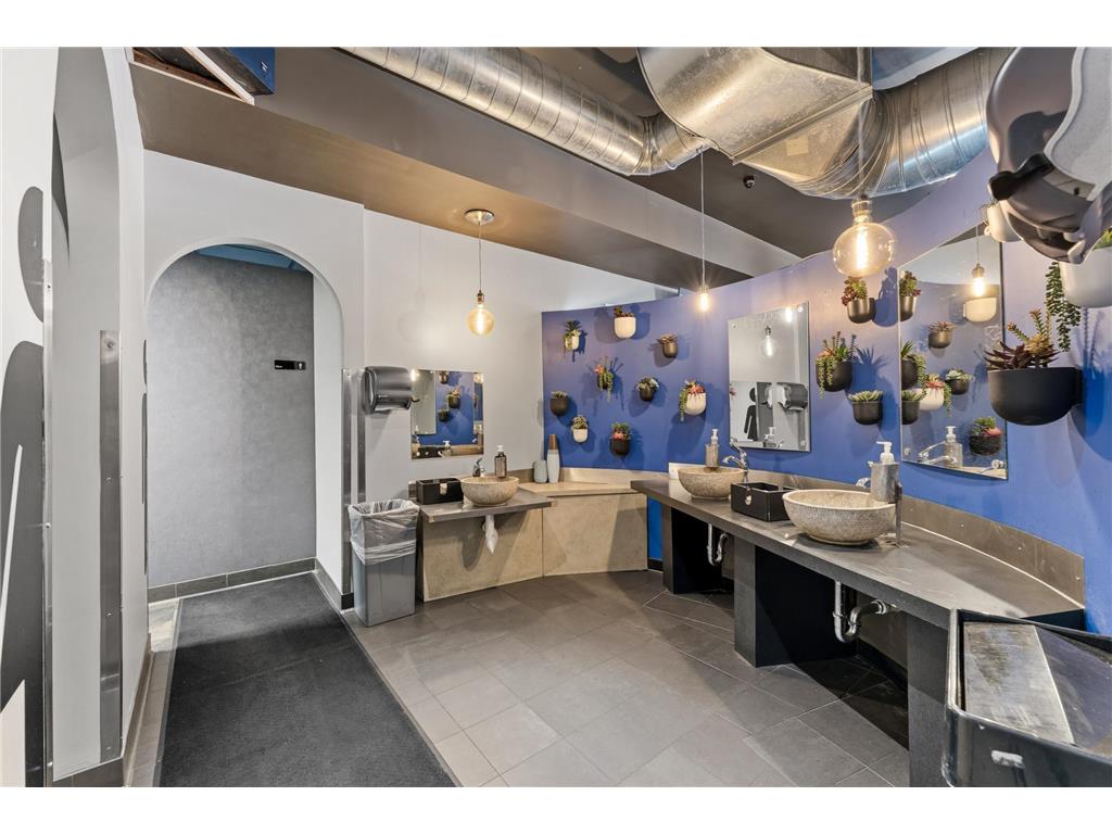 1111 Hennepin Avenue Minneapolis MN 55403 7092876 image18
