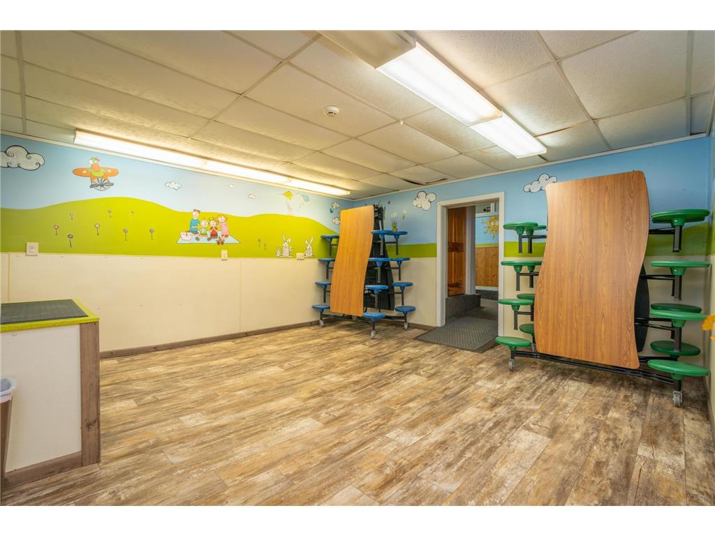 1111 N Knowles Avenue New Richmond WI 54017 6745208 image31