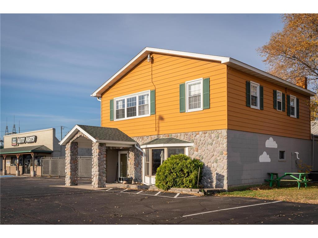 1111 N Knowles Avenue New Richmond WI 54017 6745208 image4