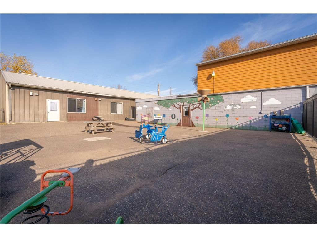 1111 N Knowles Avenue New Richmond WI 54017 6745208 image7