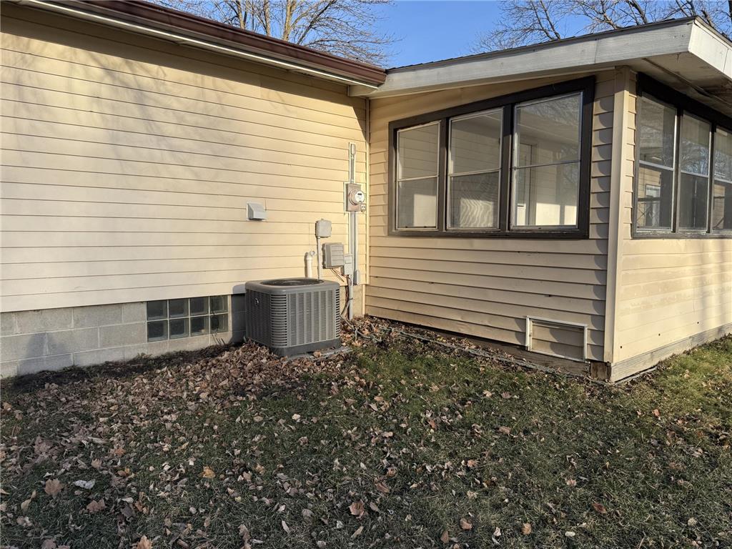1111 S Halvorson Street Redwood Falls MN 56283 7040994 image10