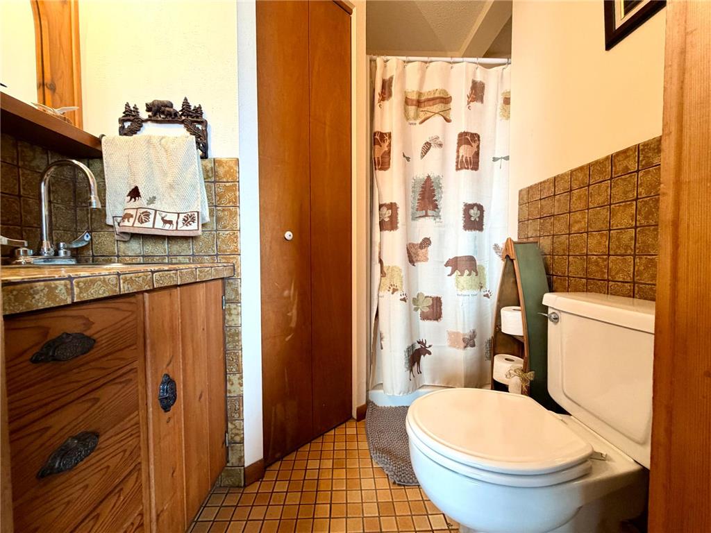 1111 W Lake Avenue Worthington MN 56187 - Okabena 7000095 image17