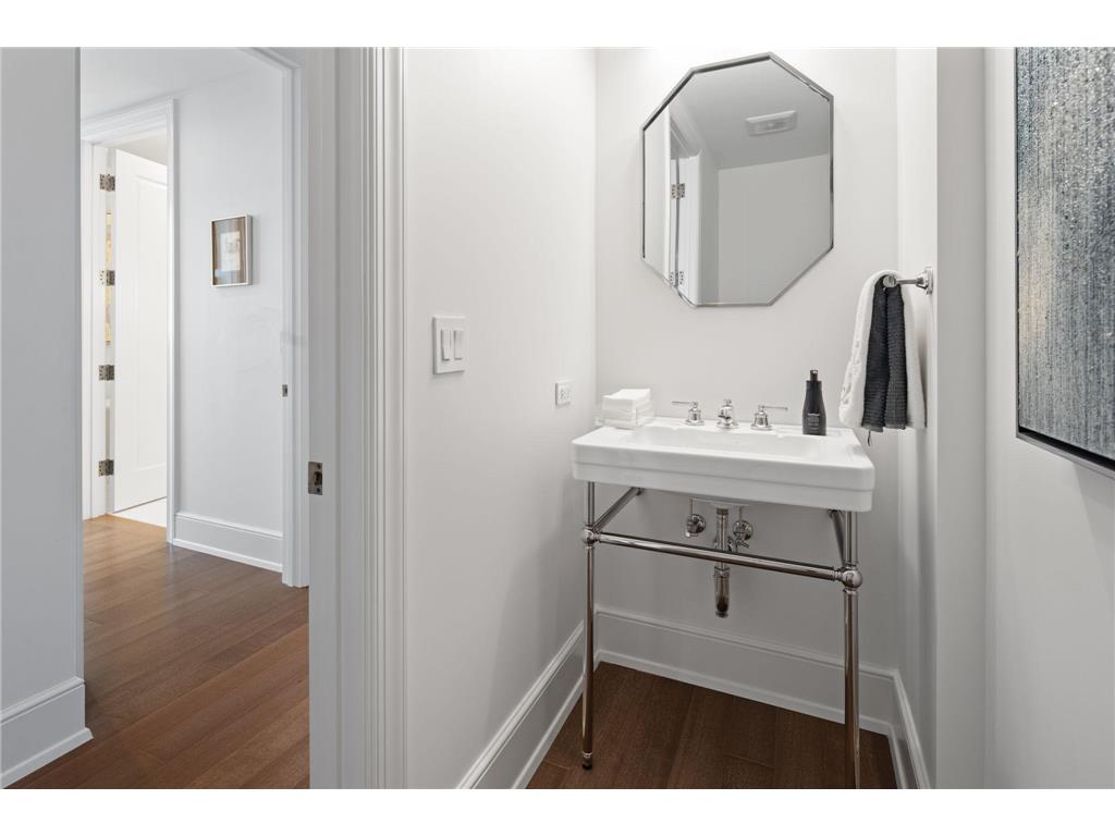 1111 W River Parkway #11C Minneapolis MN 55415 7033732 image31