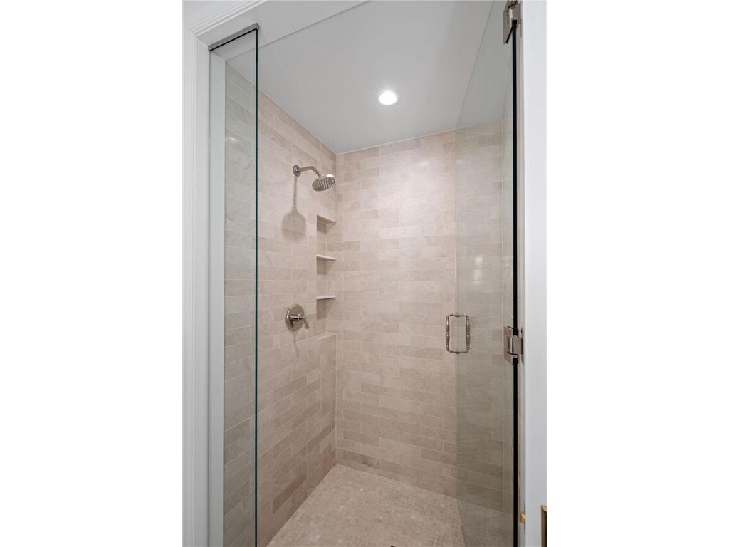 1111 W River Parkway #11C Minneapolis MN 55415 7033732 image44