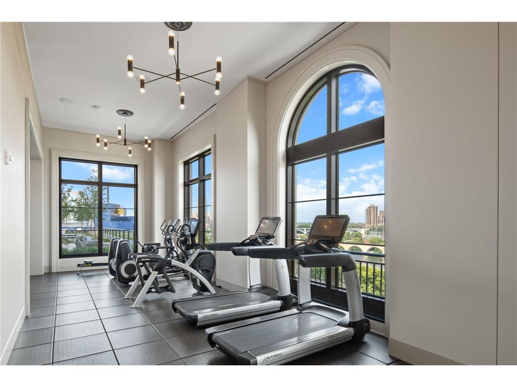 1111 W River Parkway #11C Minneapolis MN 55415 7033732 image75