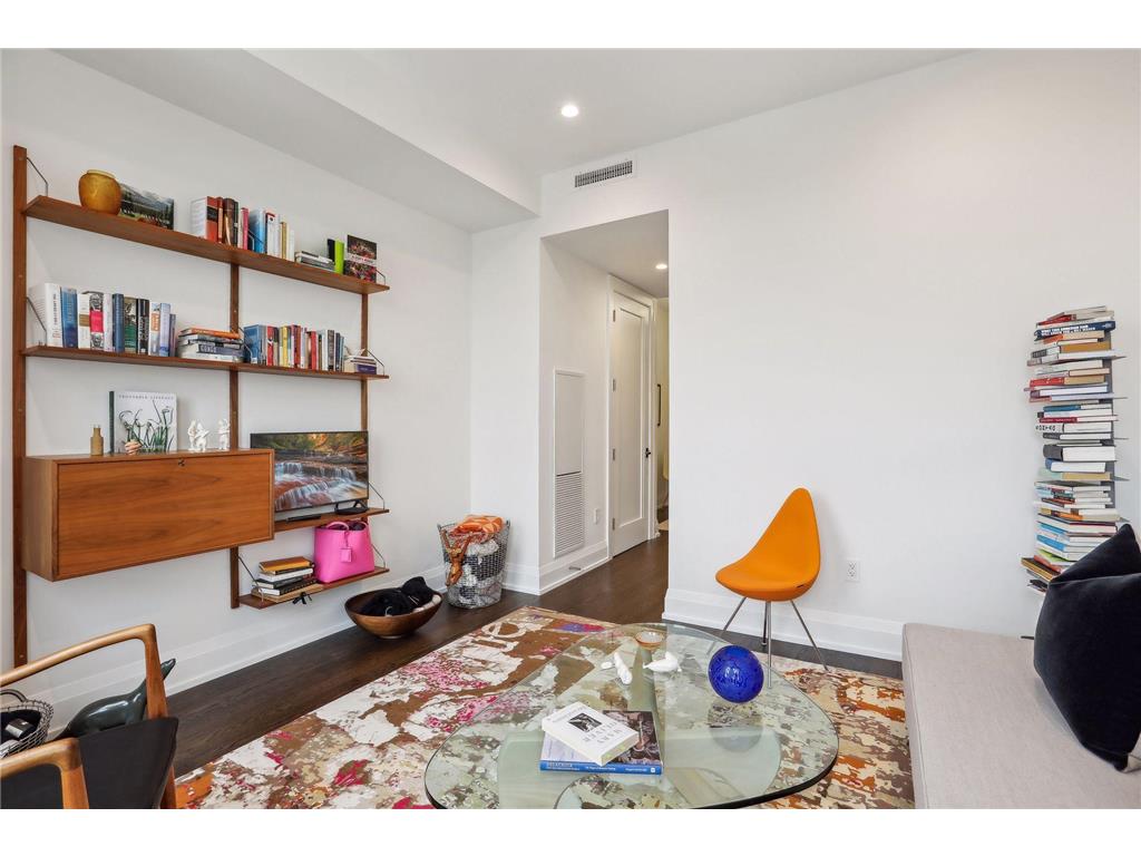 1111 W River Parkway #12E Minneapolis MN 55415 7024190 image19