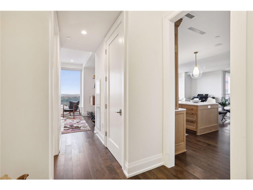 1111 W River Parkway #12E Minneapolis MN 55415 7024190 image20