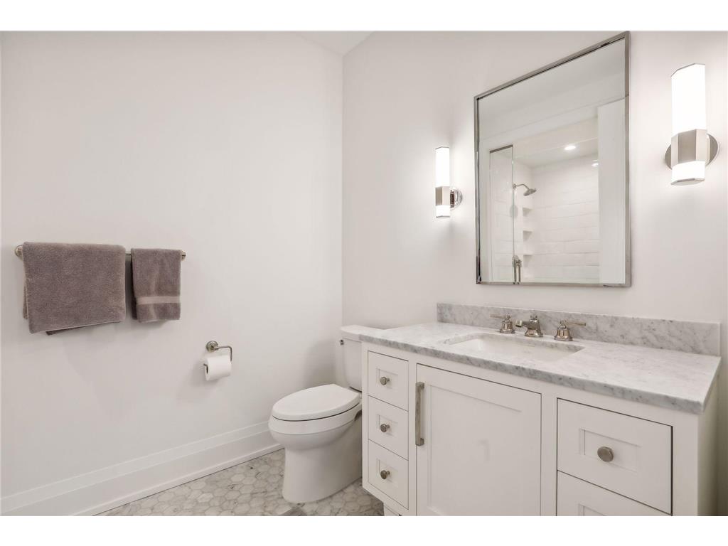 1111 W River Parkway #12E Minneapolis MN 55415 7024190 image22