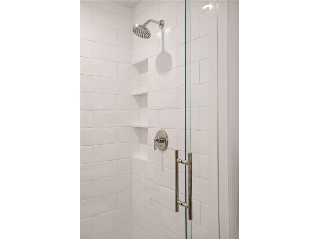 1111 W River Parkway #12E Minneapolis MN 55415 7024190 image23