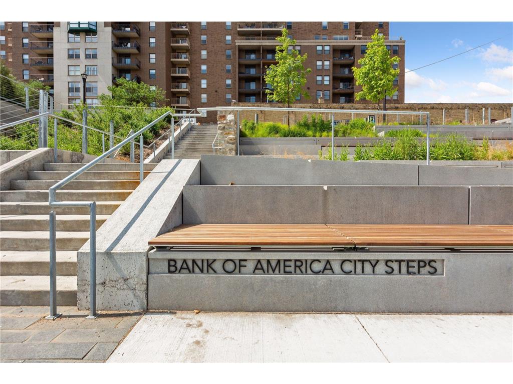 1111 W River Parkway #12E Minneapolis MN 55415 7024190 image52
