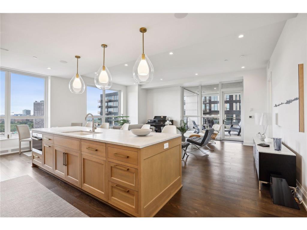 1111 W River Parkway #12E Minneapolis MN 55415 7024190 image9