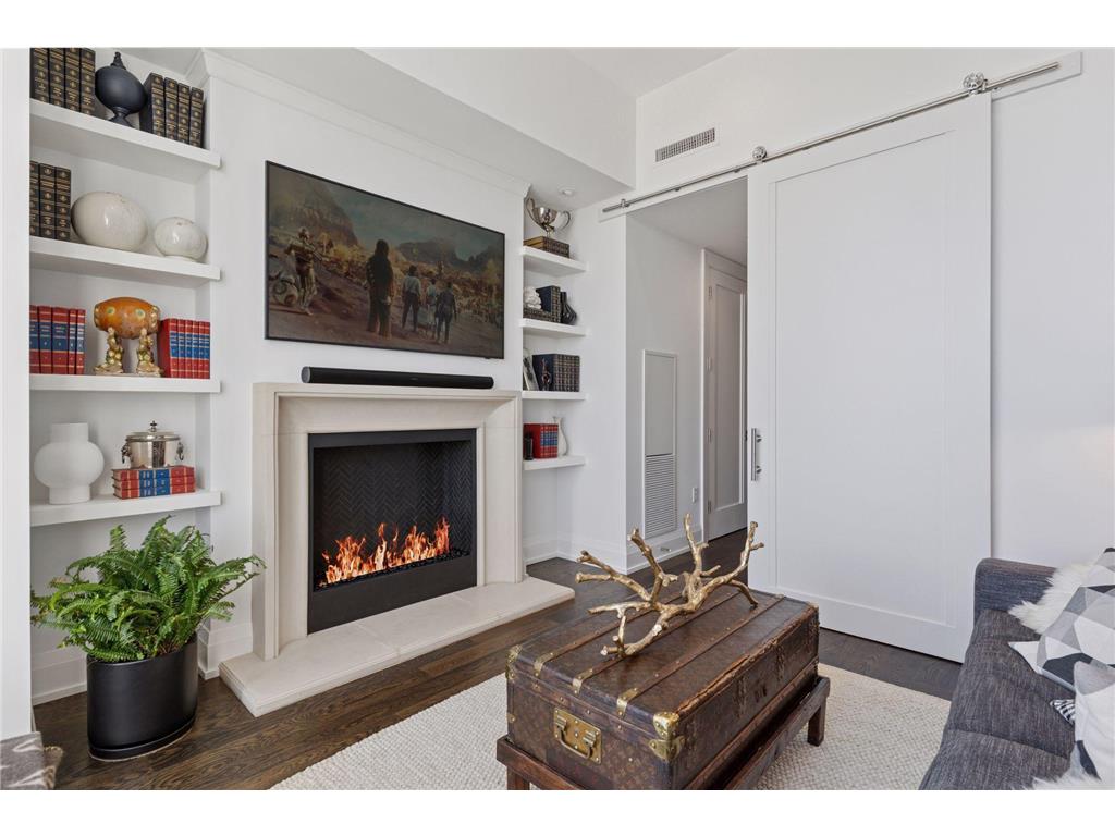 1111 W River Parkway #15E Minneapolis MN 55415 7054180 image32