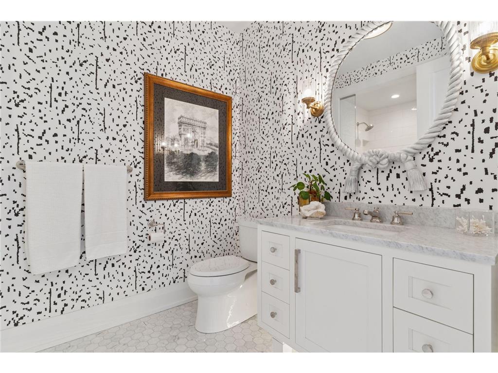 1111 W River Parkway #15E Minneapolis MN 55415 7054180 image33