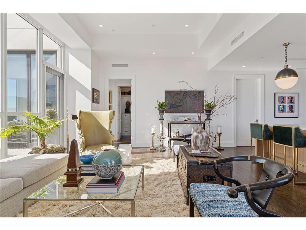 1111 W River Parkway #15E Minneapolis MN 55415 7054180 image8