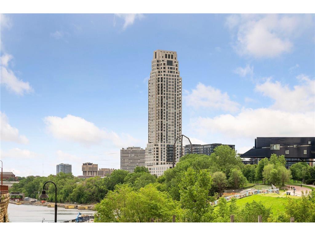 1111 W River Parkway #21D Minneapolis MN 55415 6499004 image1