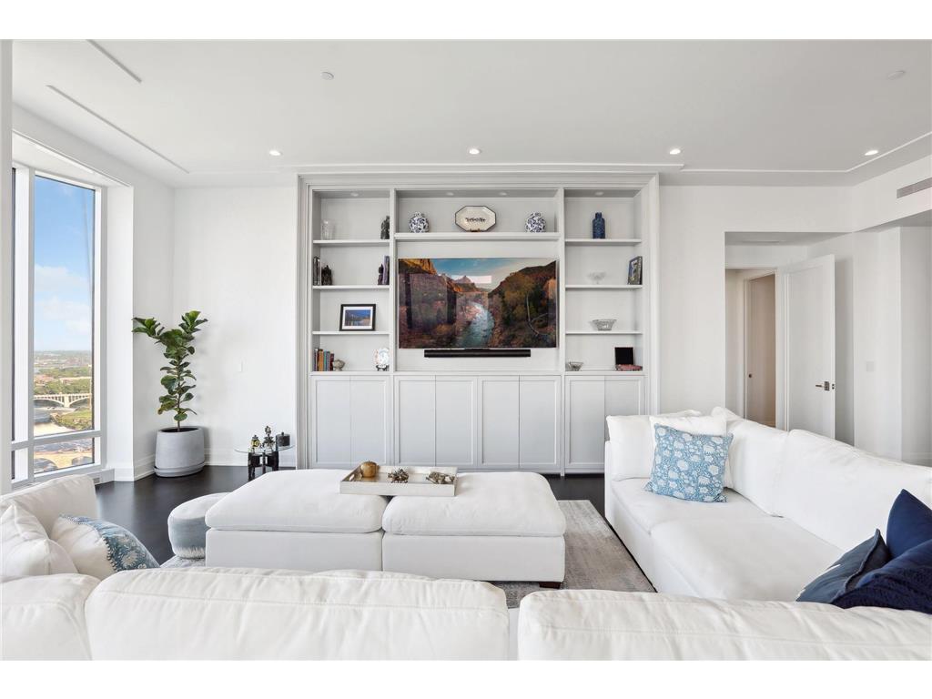 1111 W River Parkway #26B Minneapolis MN 55415 6659338 image10