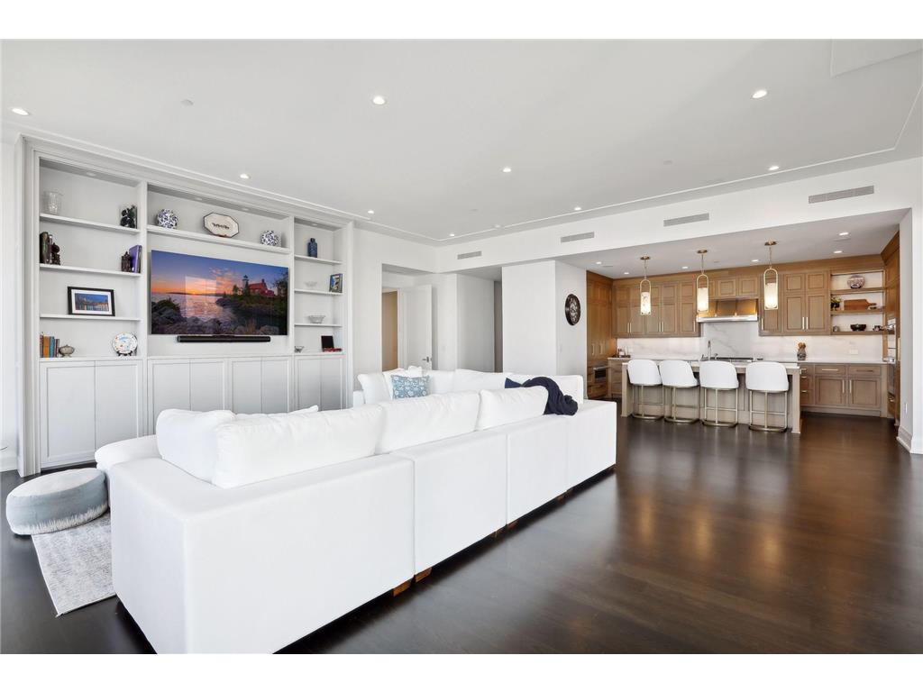 1111 W River Parkway #26B Minneapolis MN 55415 6659338 image11