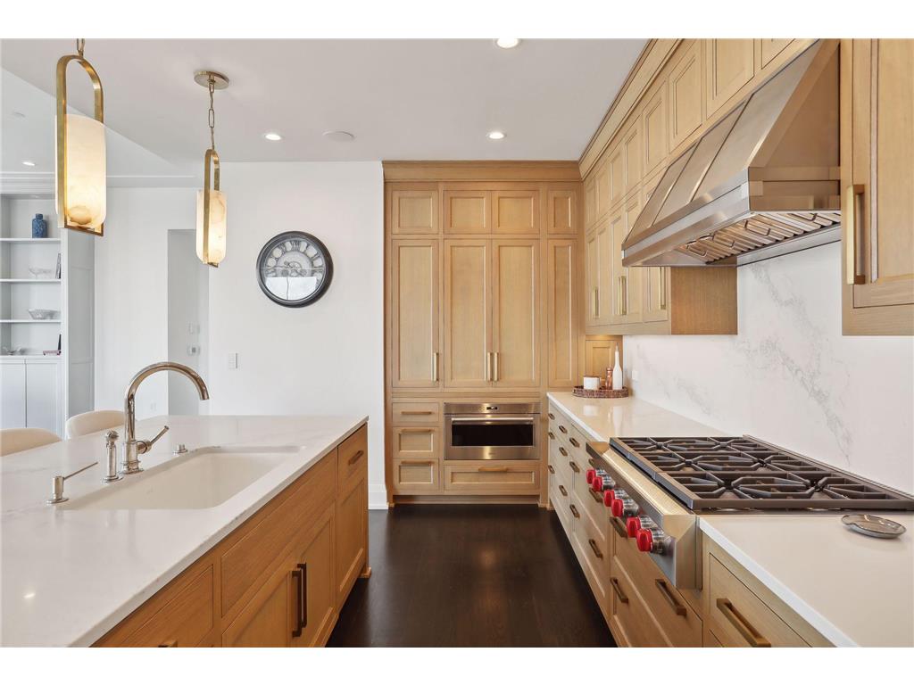 1111 W River Parkway #26B Minneapolis MN 55415 6659338 image18