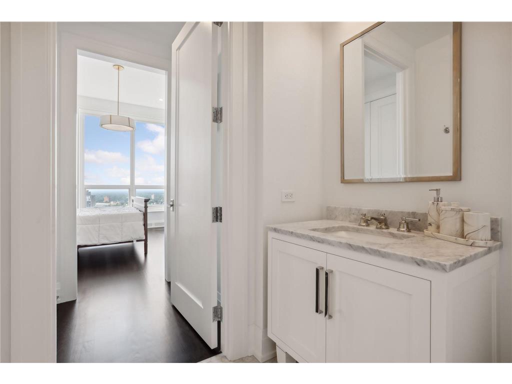 1111 W River Parkway #26B Minneapolis MN 55415 6659338 image30