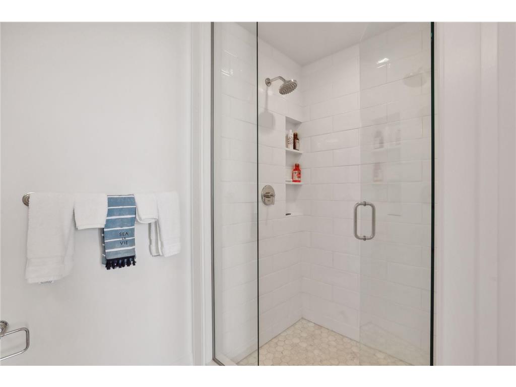 1111 W River Parkway #26B Minneapolis MN 55415 6659338 image31