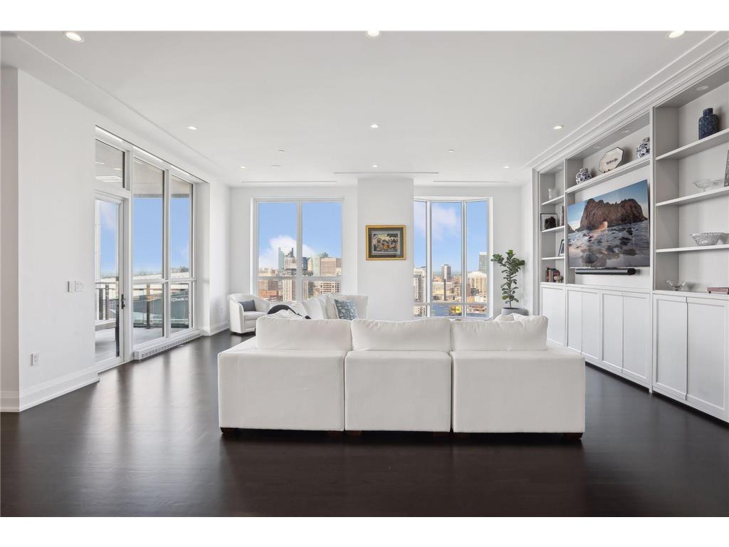 1111 W River Parkway #26B Minneapolis MN 55415 6659338 image6