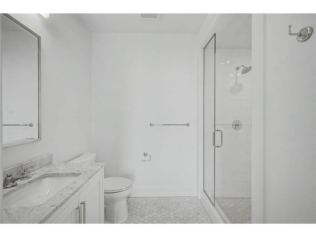 1111 W River Parkway #26B Minneapolis MN 55415 7079816 image11