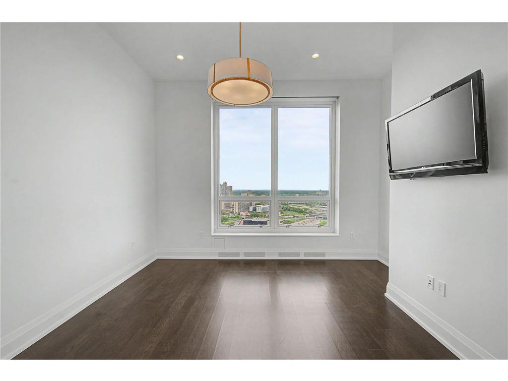 1111 W River Parkway #26B Minneapolis MN 55415 7079816 image9