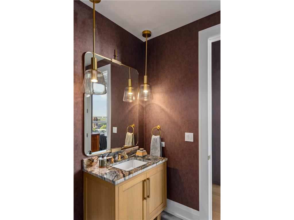 1111 W River Parkway #29A Minneapolis MN 55415 7077112 image37