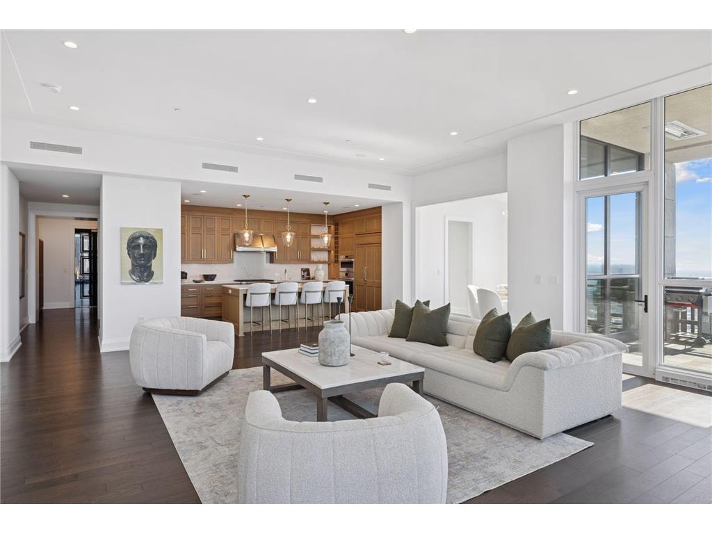 1111 W River Parkway #31B Minneapolis MN 55415 6710964 image1