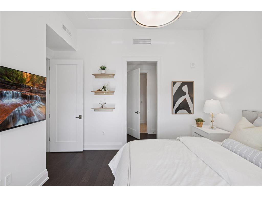 1111 W River Parkway #31B Minneapolis MN 55415 6710964 image32