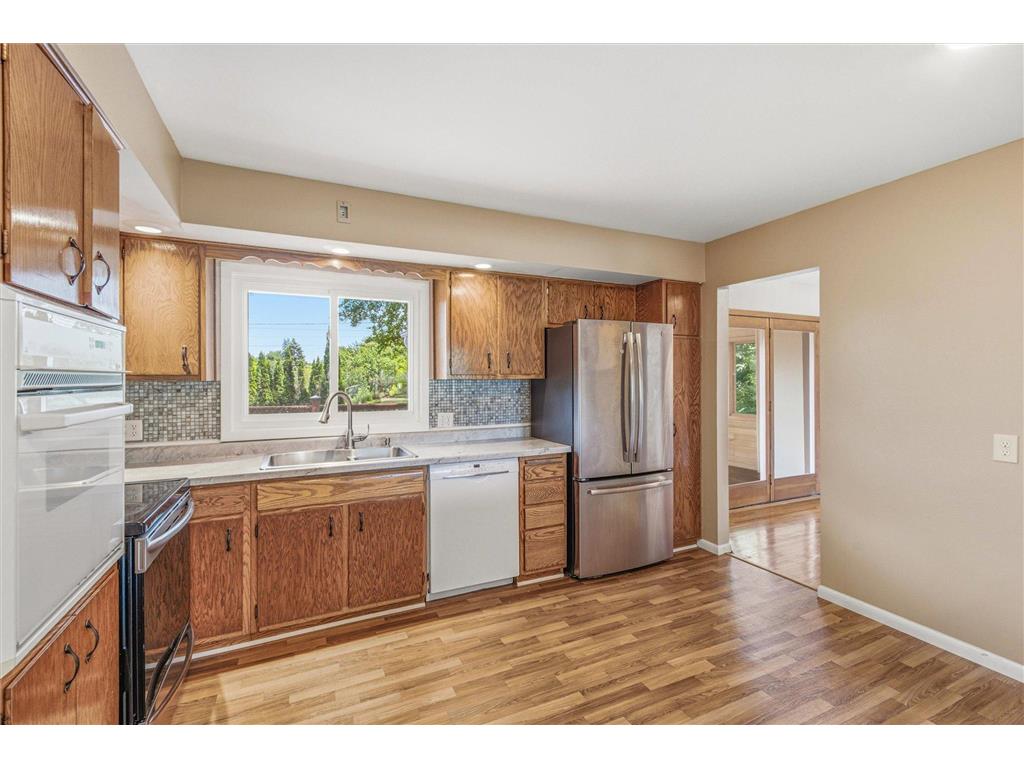 11111 Carver Court Burnsville MN 55337 7100087 image16